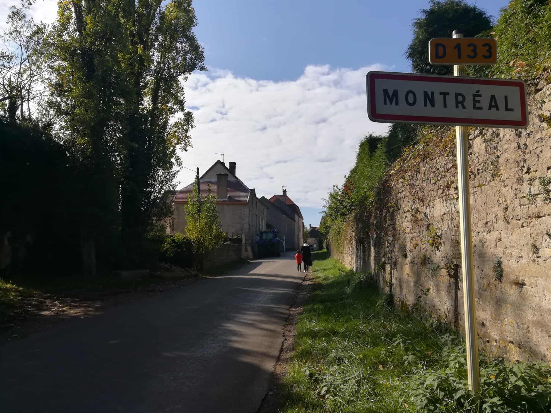 ブルゴーニュ地方の小さな村モントレアル Michi In Paris